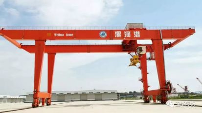   衛(wèi)華起重，飛天入海！